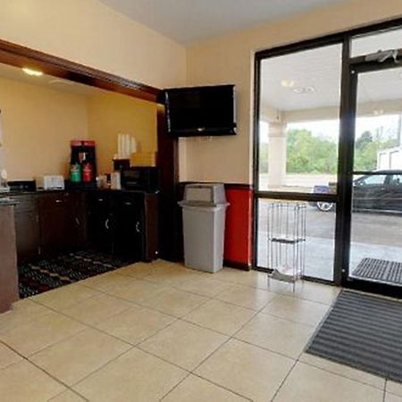 Americas Best Value Inn & Suites - Senatobia Esterno foto